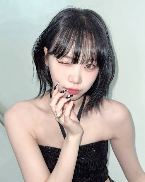 file:르세라핌 김채원 인스타.jpeg